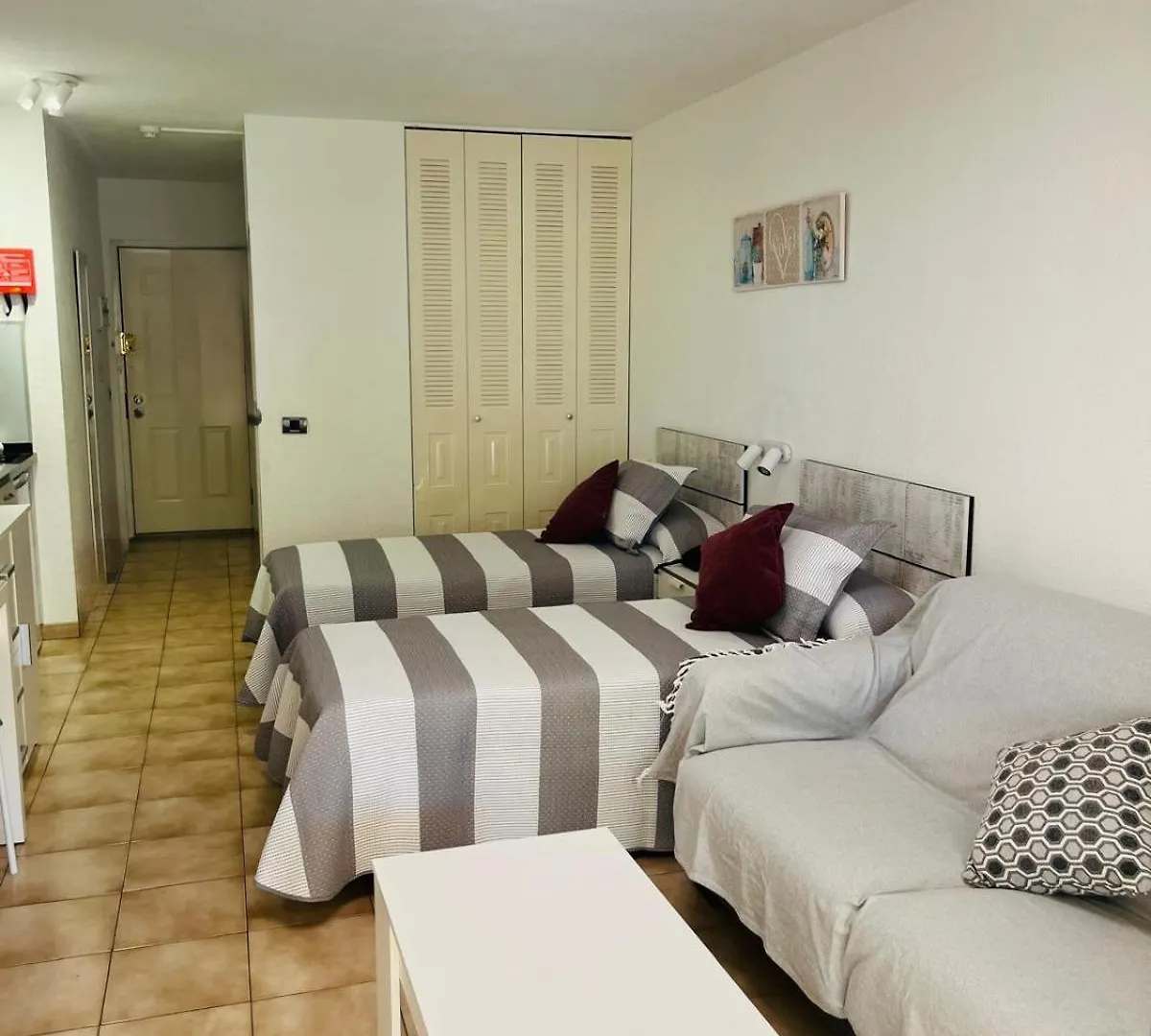 Castle Margherita'S Apartments Los Cristianos